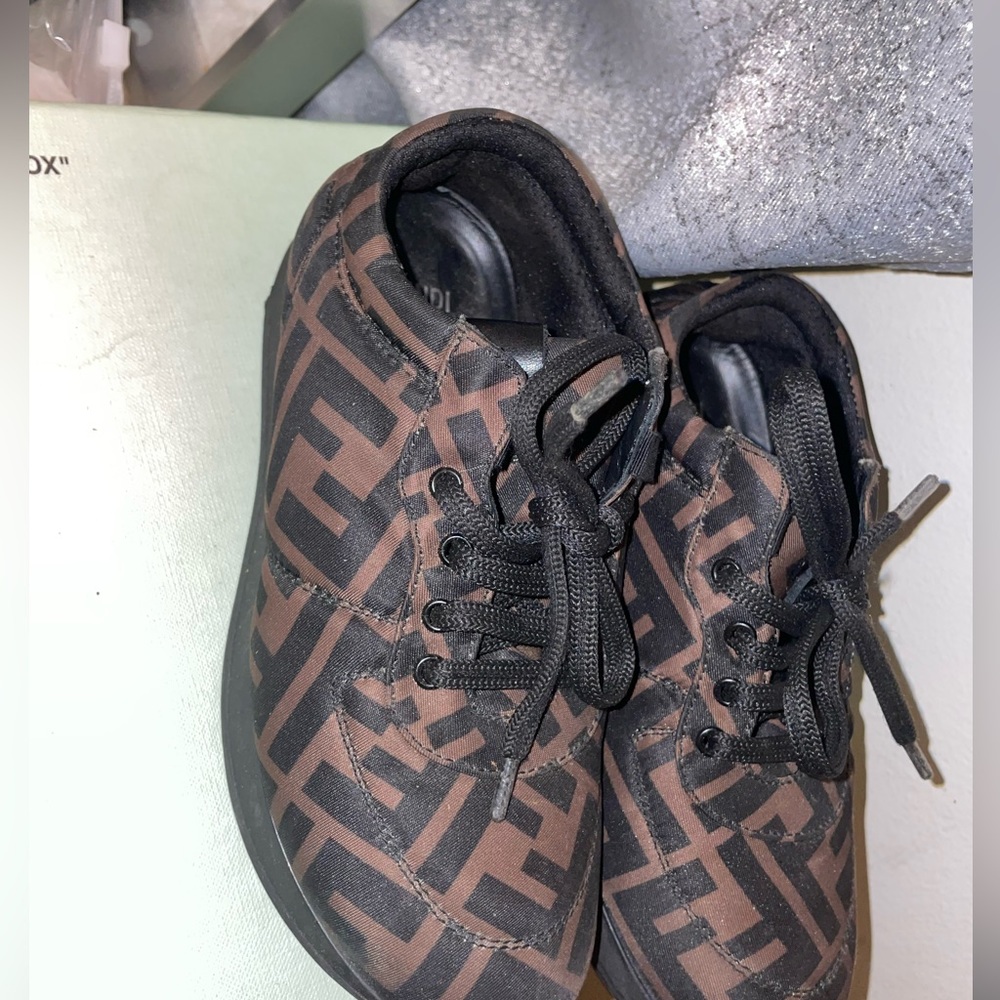 Kids Fendi Sneakers Size 32 (US 1)